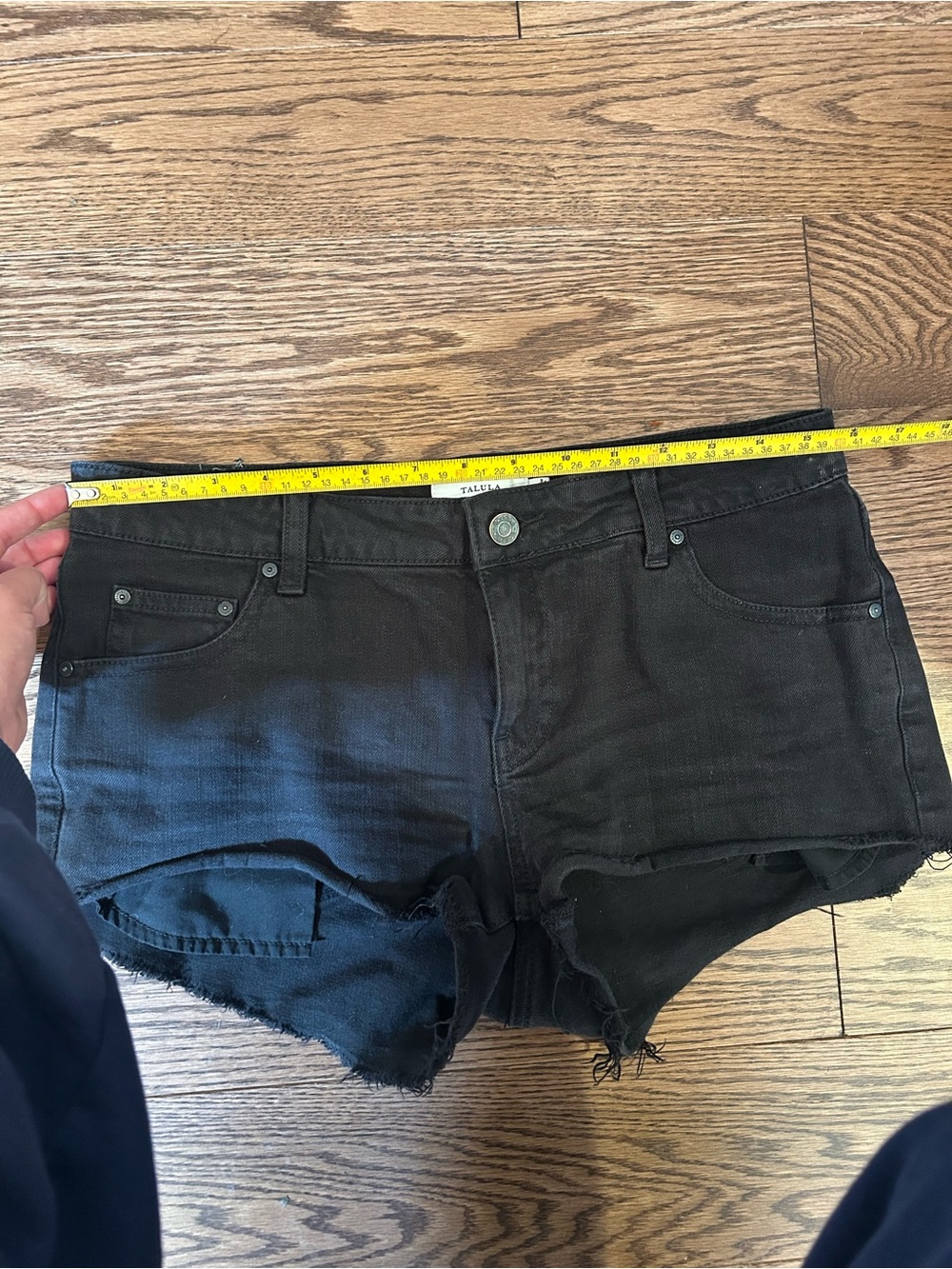 Talula Jean Shorts size 29 - Picture 6 of 7